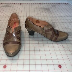 Pinkolinos Booties size 38 light olive green/brown